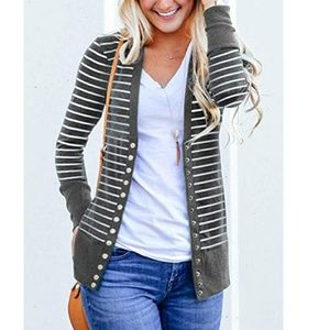 🆕⭐Grey white striped button cardigan⭐